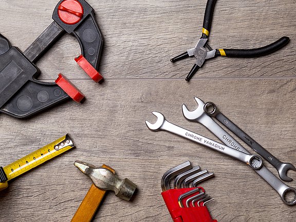 tool-2820950.jpg