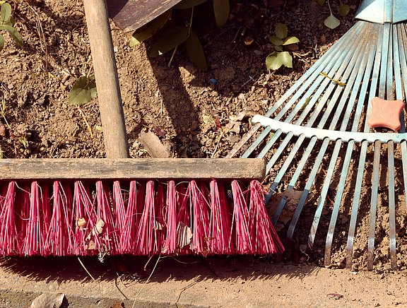 Hausmeisterservice aus Zittau Jörg Ziebula Hausmeisterservice aus Zittau Jörg Ziebula